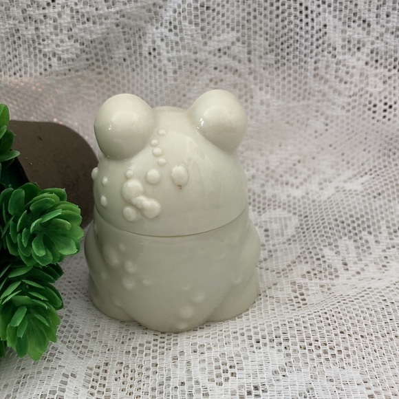 Vintage Avon Enchanted Frog Cream Sachet empty/with box. Good Vintage Condition - Picture 3 of 9